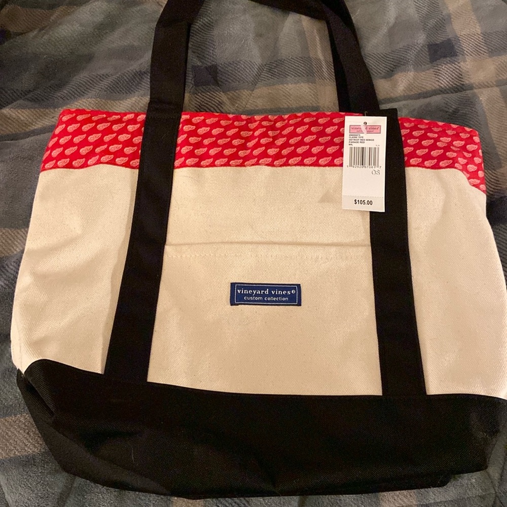 NWT Vineyard Vines Detroit Red Wings Classic tote